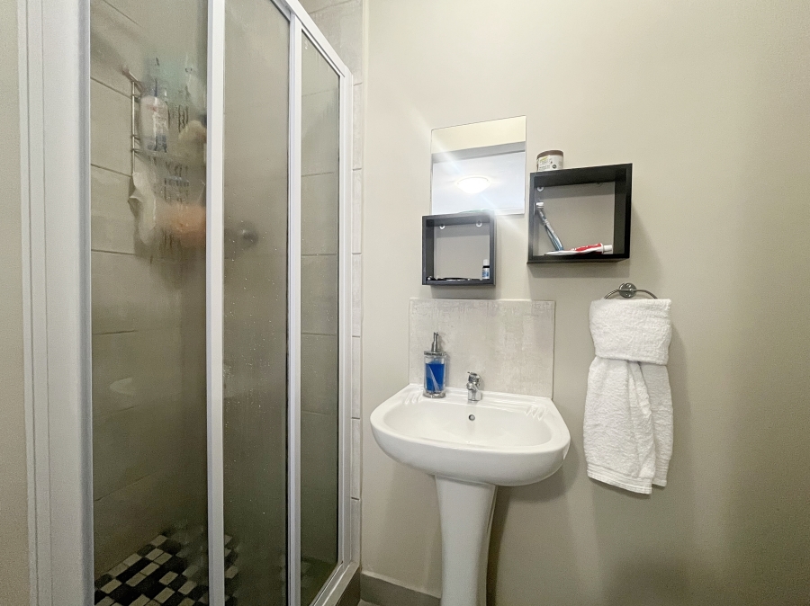 To Let 2 Bedroom Property for Rent in Brackenfell South Western Cape